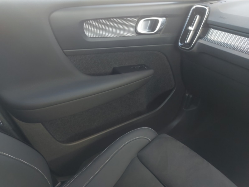 Used Volvo XC40 2023 for sale - 78147194: Photo 11