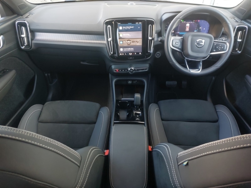 Used Volvo XC40 2023 for sale - 78147194: Photo 2