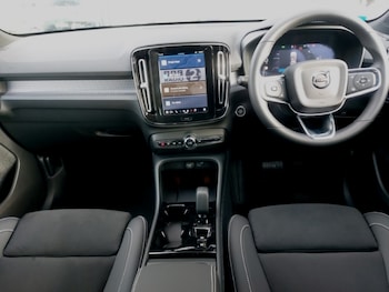 Used Volvo XC40 2025 for sale - 78033291: Photo