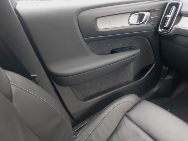 Used Volvo XC40 2025 for sale - 77433550: Photo 11