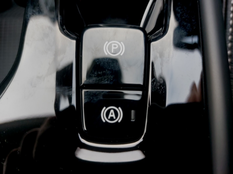 Used Volvo XC40 2025 for sale - 77433550: Photo 15