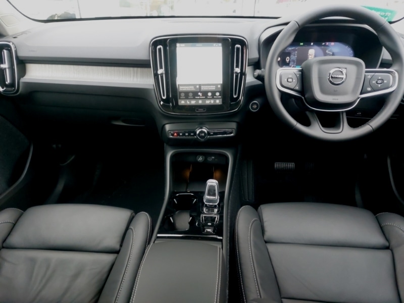 Used Volvo XC40 2025 for sale - 77433550: Photo 2