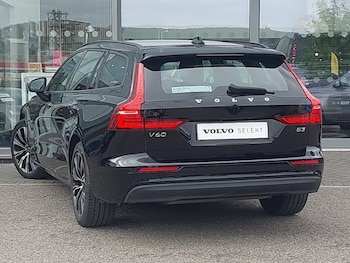 Used Volvo V60 2023 for sale - 75185109: Photo