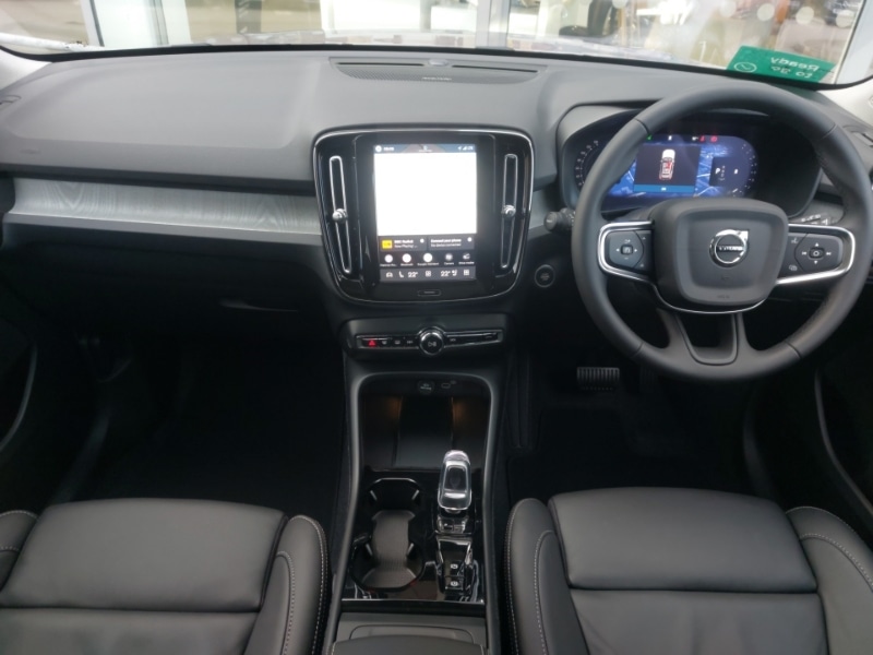 Used Volvo XC40 2025 for sale - 78079821: Photo 2