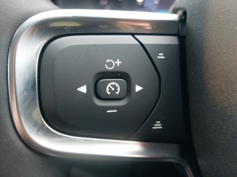 Used Volvo XC40 2025 for sale - 77410008: Photo 17