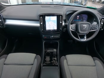 Used Volvo XC40 2023 for sale - 76121042: Photo 2