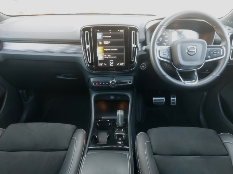 Used Volvo XC40 2021 for sale - 76699894: Photo 2