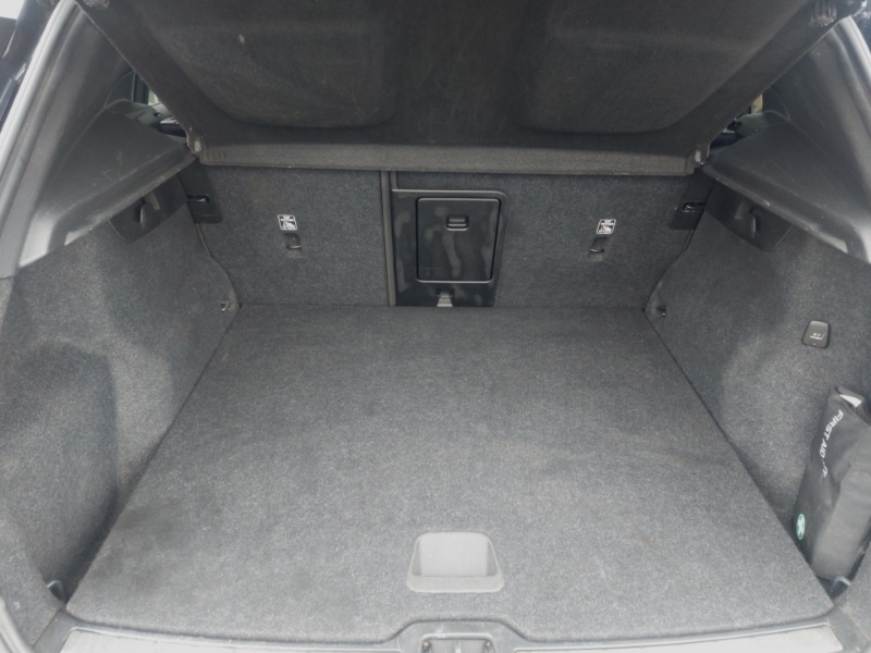 Used Volvo XC40 2021 for sale - 76518701: Photo 8