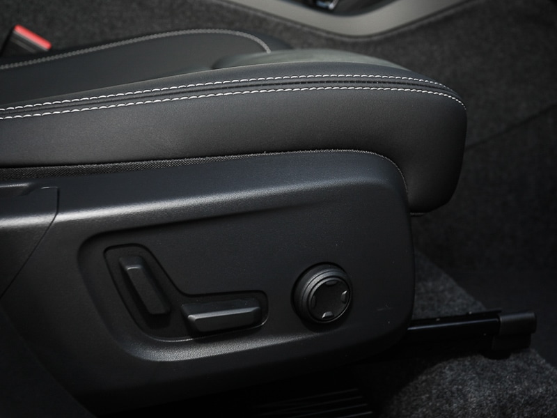 Used Volvo XC40 2025 for sale - 76369739: Photo 15