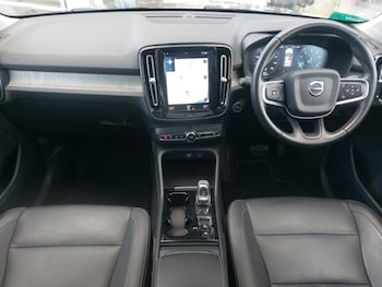 Used Volvo XC40 2019 for sale - 76150405: Photo 2