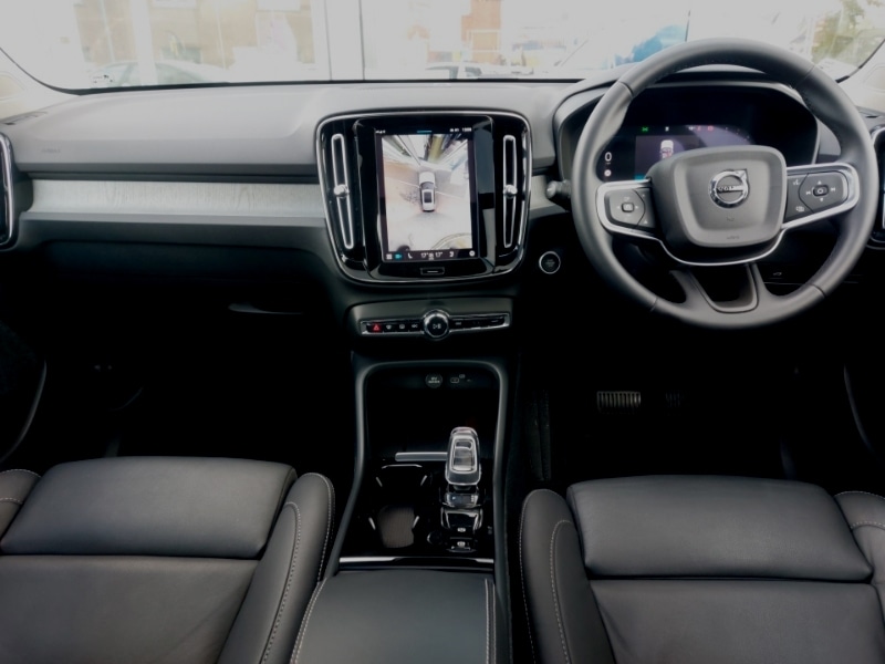 Used Volvo XC40 2024 for sale - 76795191: Photo 2