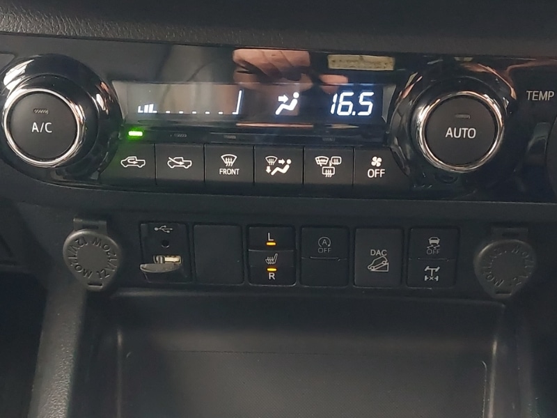 Used Toyota Hilux 2021 for sale - 76383999: Photo 18