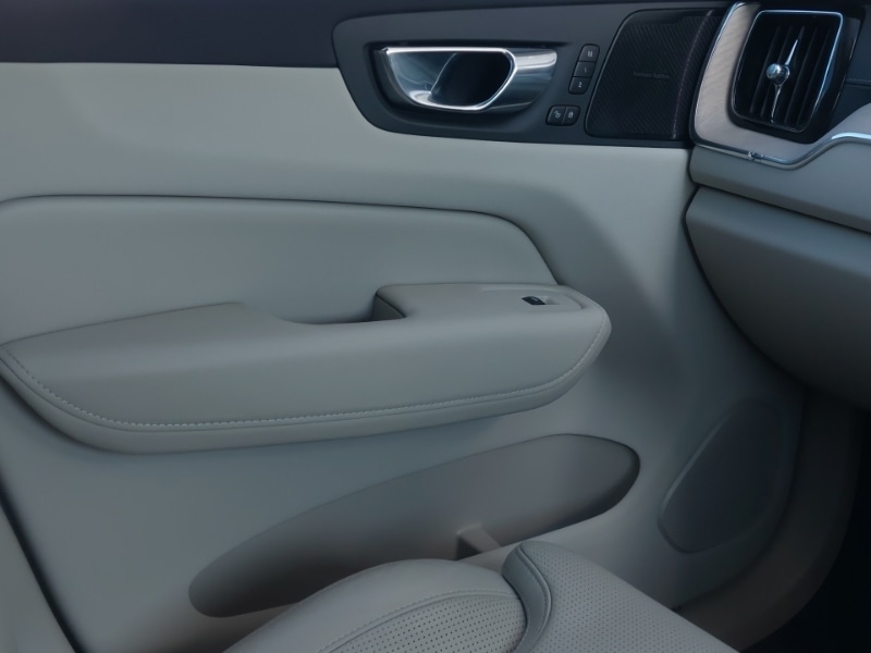 Used Volvo XC60 2022 for sale - 76602702: Photo 11