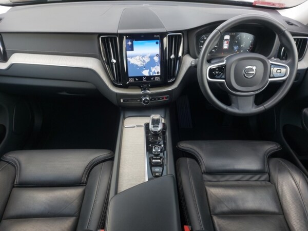 Used Volvo XC60 2021 for sale - 75132864: Photo 2