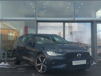 2025 - 2.0 B4P Plus Dark 5dr Auto [7 speed]