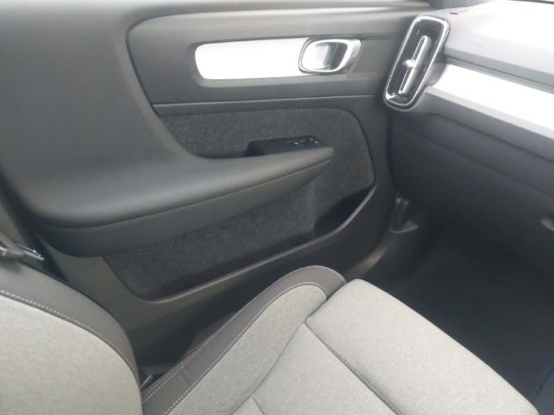 Used Volvo XC40 2023 for sale - 77154931: Photo 11