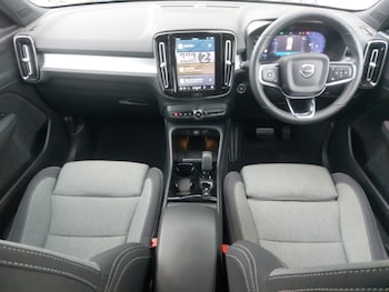 Used Volvo XC40 2023 for sale - 77154931: Photo