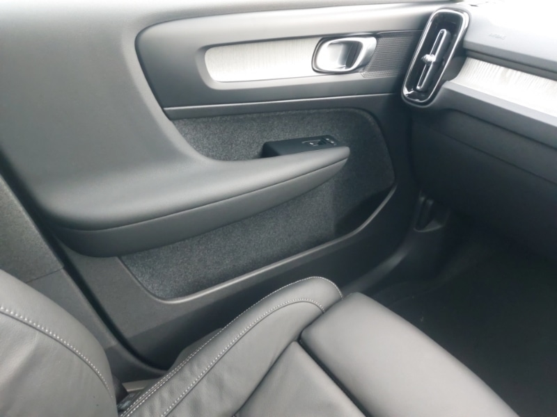 Used Volvo XC40 2025 for sale - 77453959: Photo 11