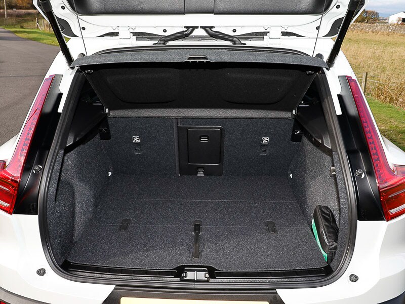 Used Volvo XC40 2025 for sale - 76199390: Photo 8