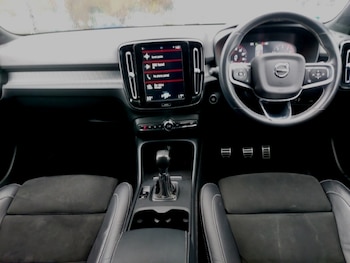 Used Volvo XC40 2021 for sale - 76150487: Photo 2