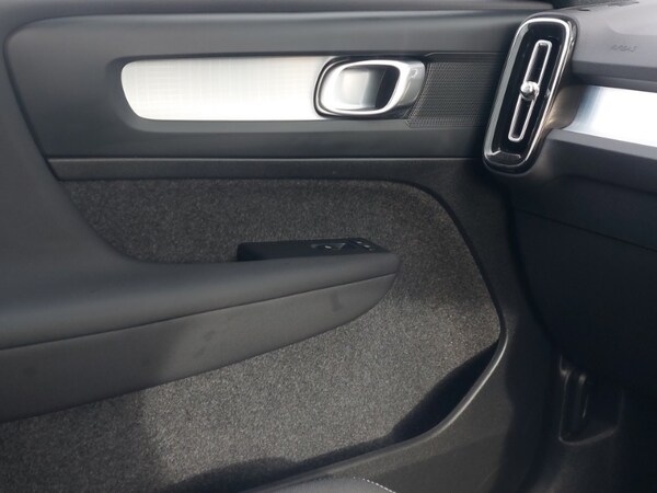 Used Volvo XC40 2024 for sale - 75767938: Photo 11