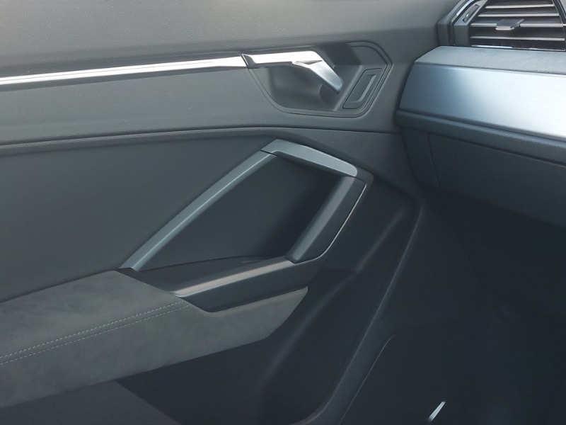 Used Audi Q3 2020 for sale - 76630697: Photo 11