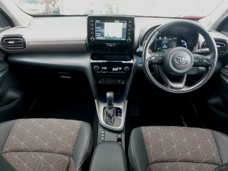 Used Toyota Yaris Cross 2022 for sale - 77933547: Photo 2