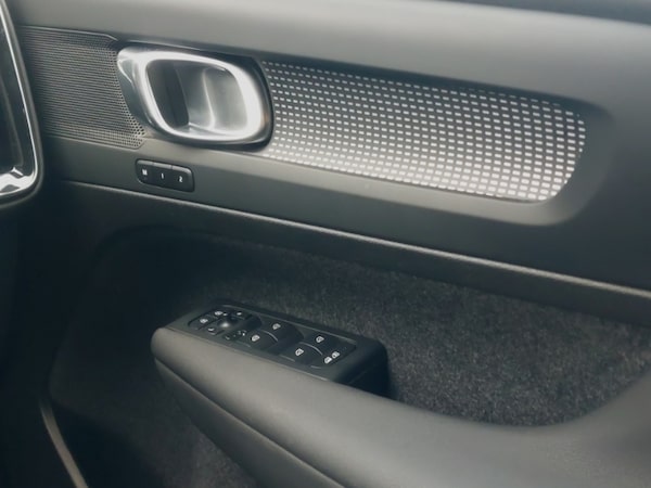 Used Volvo XC40 2024 for sale - 76271918: Photo 10