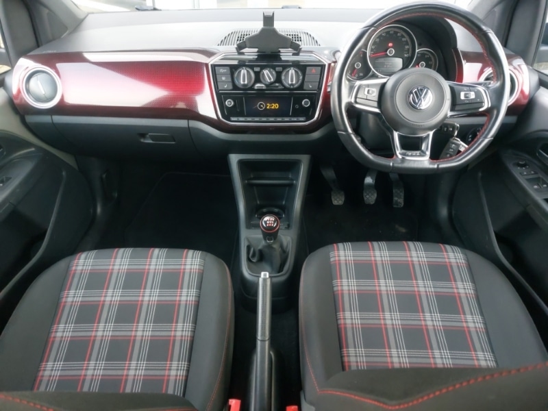 Used Volkswagen up! 2018 for sale - 76856727: Photo 2