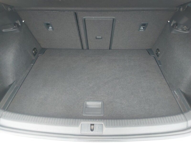 Used Volkswagen Golf 2018 for sale - 76518703: Photo 8