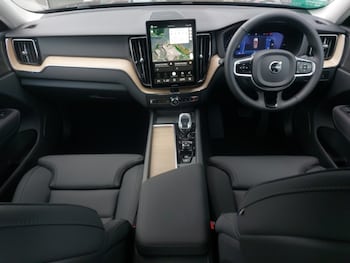 Used Volvo XC60 2025 for sale - 79061078: Photo