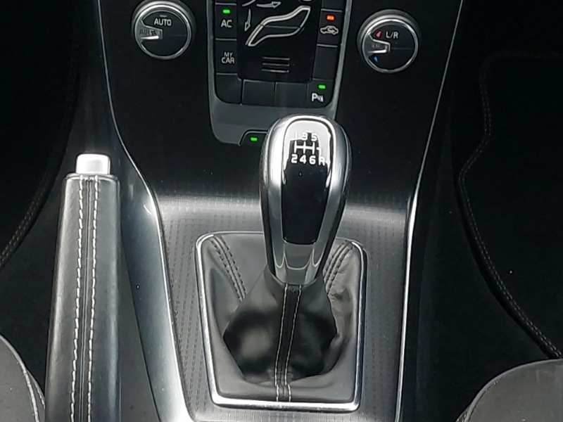 Used Volvo V40 2019 for sale - 76537260: Photo 13