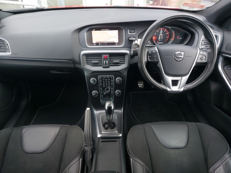 Used Volvo V40 2019 for sale - 76537260: Photo 2