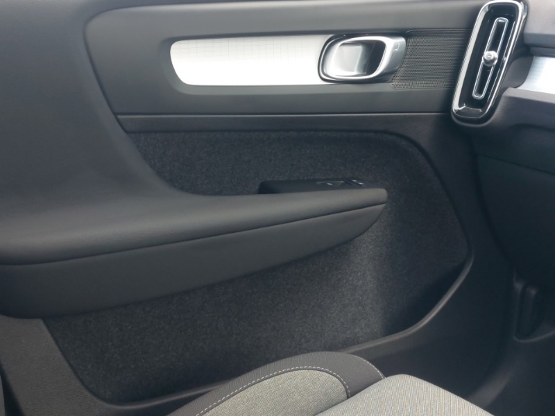 Used Volvo XC40 2023 for sale - 77366620: Photo 11