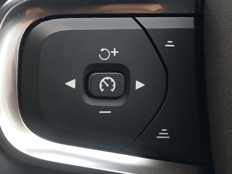 Used Volvo XC40 2023 for sale - 77366620: Photo 17