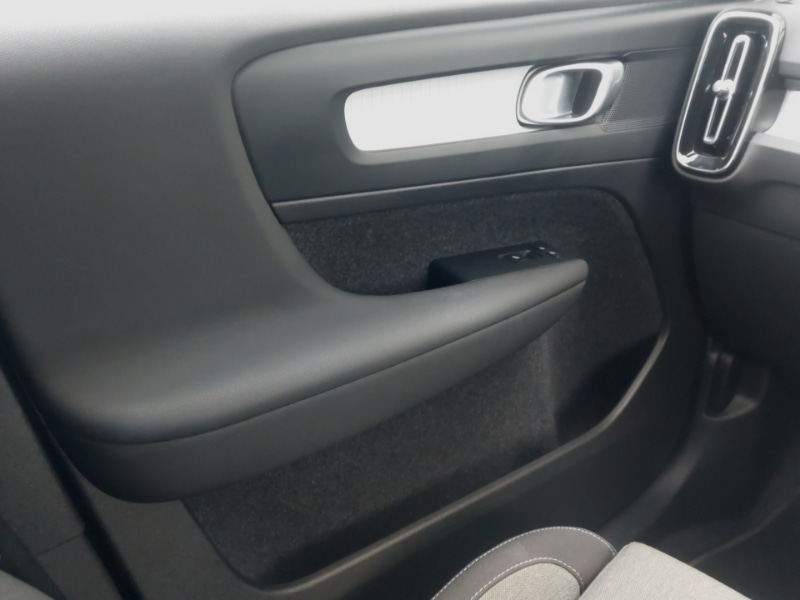 Used Volvo XC40 2023 for sale - 78178997: Photo 11