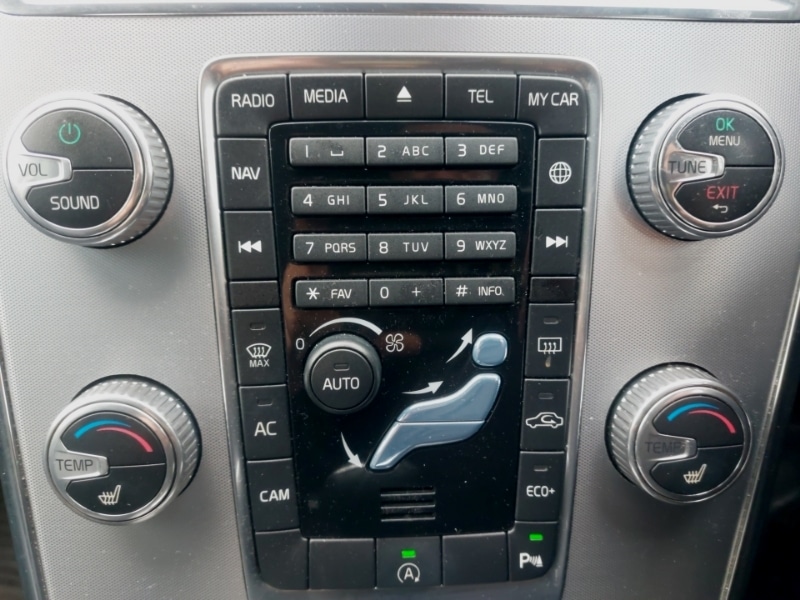 Used Volvo XC60 2017 for sale - 76596760: Photo 13