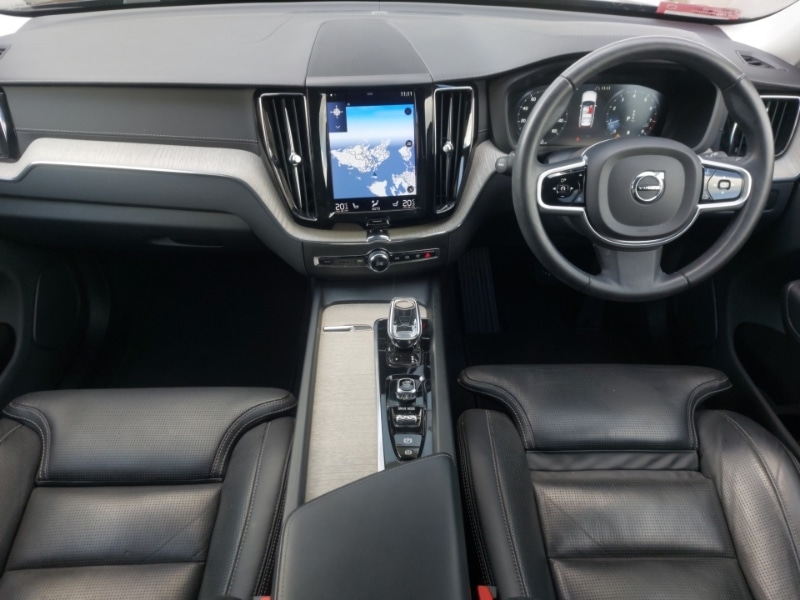 Used Volvo XC60 2021 for sale - 76983557: Photo 2