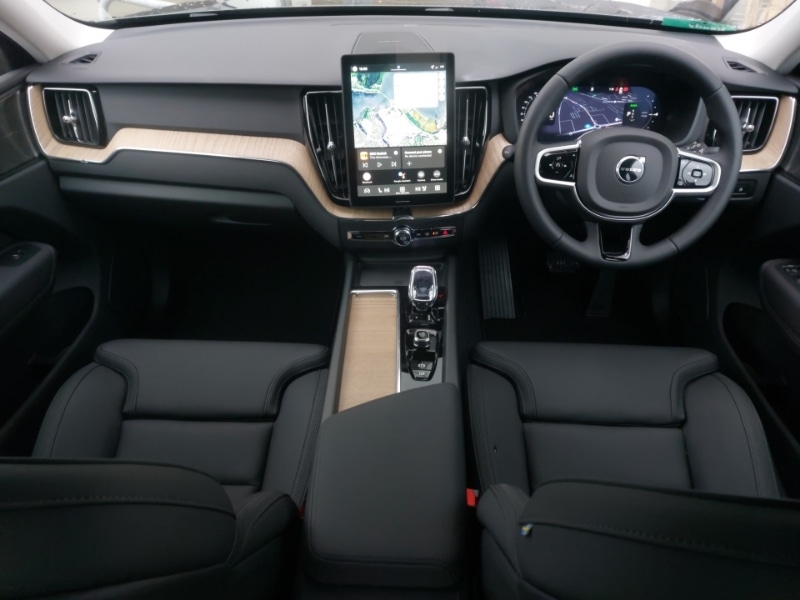 Used Volvo XC60 2025 for sale - 77223655: Photo 2