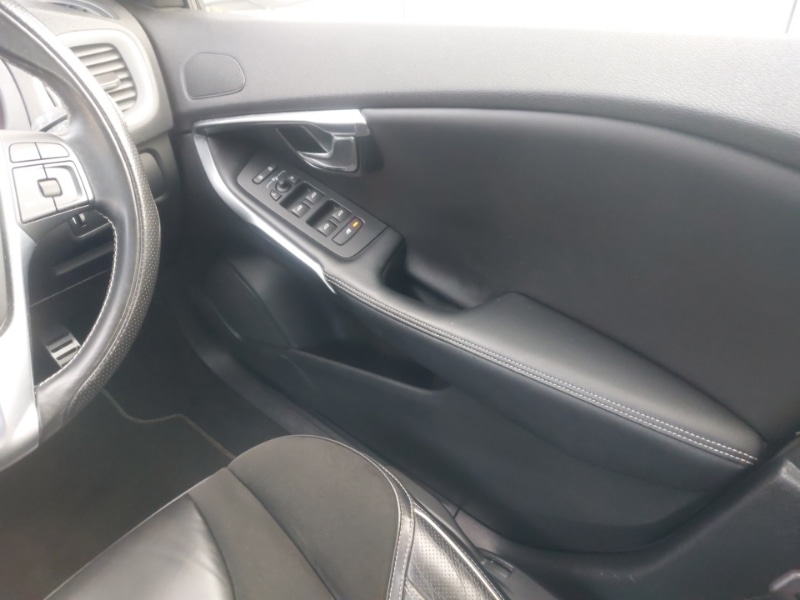 Used Volvo V40 2018 for sale - 77223653: Photo 10