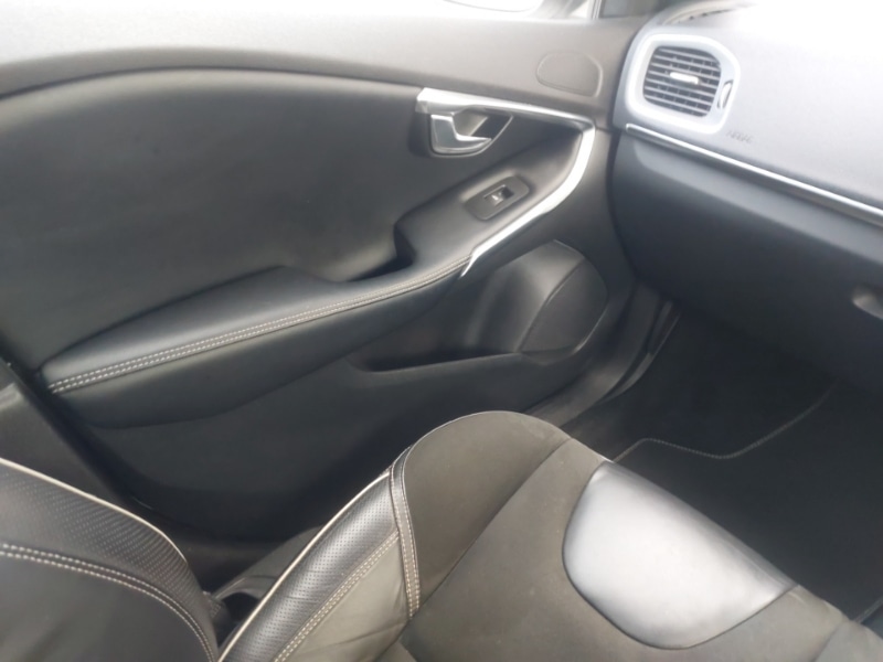 Used Volvo V40 2018 for sale - 77223653: Photo 11