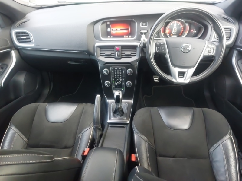 Used Volvo V40 2018 for sale - 77223653: Photo 2