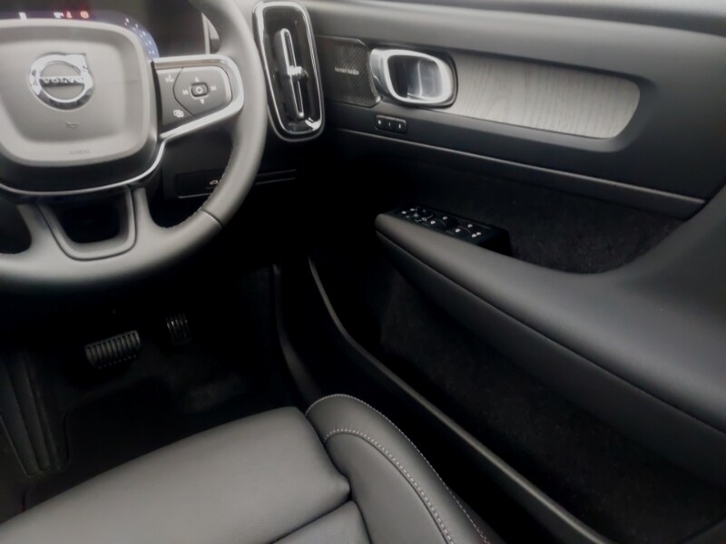 Used Volvo XC40 2025 for sale - 76879814: Photo 10