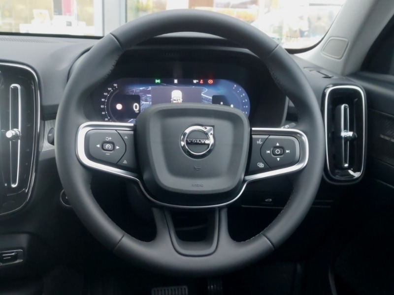 Used Volvo XC40 2025 for sale - 76879814: Photo 7