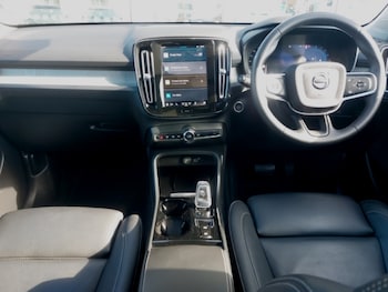 Used Volvo XC40 2024 for sale - 75882637: Photo