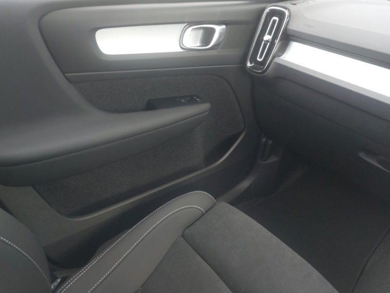 Used Volvo XC40 2025 for sale - 77652162: Photo 11