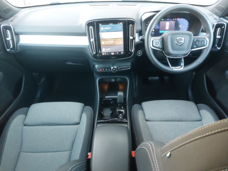 Used Volvo XC40 2023 for sale - 76683738: Photo 2