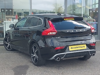 Used Volvo V40 2019 for sale - 79382896: Photo