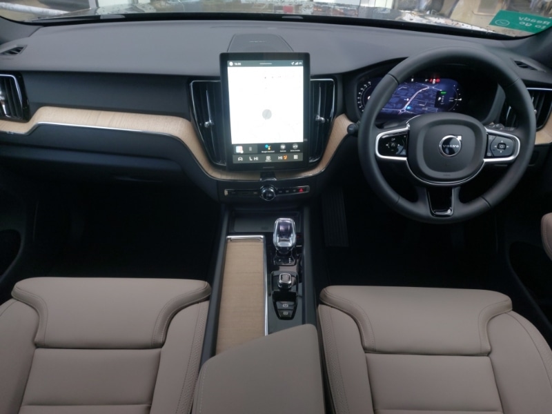 Used Volvo XC60 2025 for sale - 77197816: Photo 2