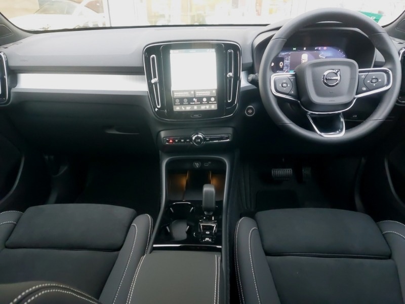 Used Volvo XC40 2025 for sale - 77453956: Photo 2